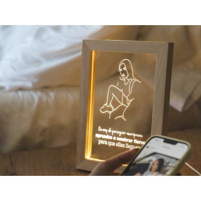 Lámpara personalizable con marco diseñable