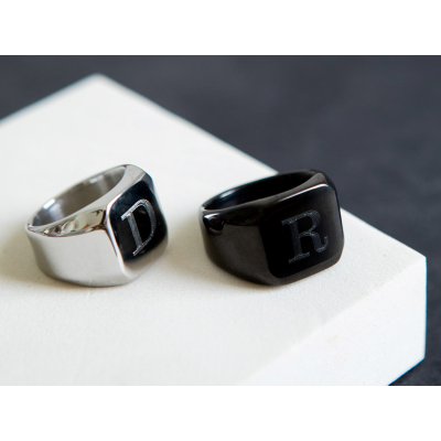Anillo de hombre cuadrado personalizado de acero