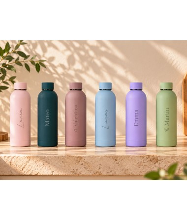 Botellas de colores con...